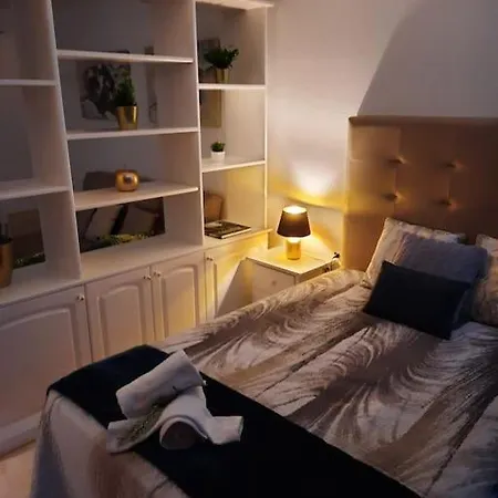 Edward'S House Tenerife -Small Flat In Adeje Town. أذيخي